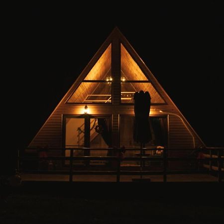 La Poalele Vulcanilor Densus Exterior photo